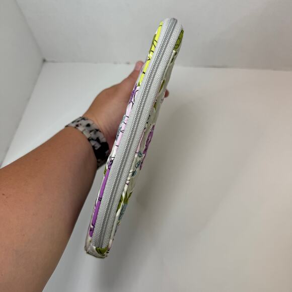 Vera Bradley Women's Watercolor Floral Padded Quilted Tablet E-reader Sleeve - Picture 4 of 5